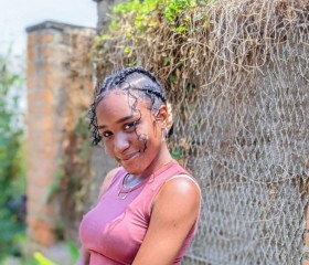 Sarah, 24, Antananarivo