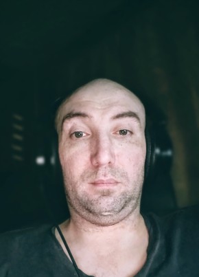 Максим из Челябинска 37 лет
