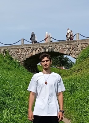 Игорь из Твери 19 лет