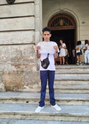 Maykel Yunior из La Habana 19 лет