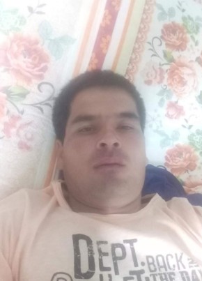 Назар из Саранска 18 лет