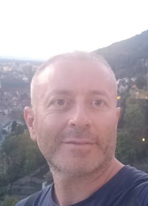Haluk из Haguenau 45 лет