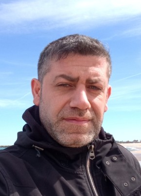 ميار из București 33 года