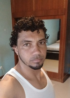 Ricardo из Município da Praia 18 лет