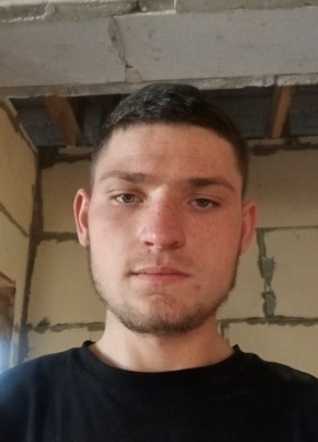 Денис из Володарския 19 лет