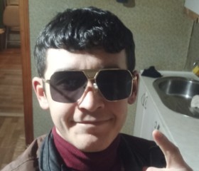 Elbek Jumanazaro, 22, Saint Petersburg