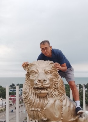 Zenon Fajardo, 56, Ecuador, Guayaquil