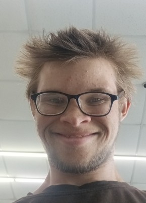 Даниил из Новоалтайска 19 лет