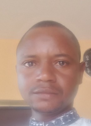 Ismail Nuhu, 32, Nigeria, Abuja
