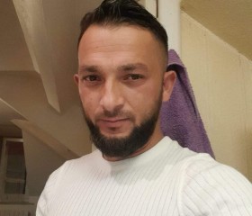 Oui, 18, Besancon