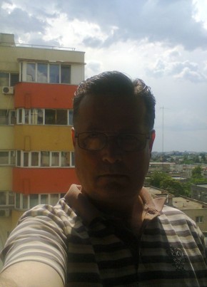 franks, 53, Romania, București