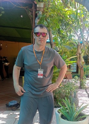 Игорь из Ванино 46 лет