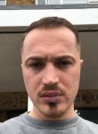 xhulioo, 30  , Elbasan