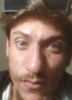 احمد, 18, Lebanon, Beirut