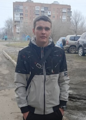 Денис, 21, Україна, Макіївка
