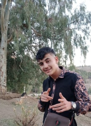 Kinge, 19, People’s Democratic Republic of Algeria, Hassi Messaoud