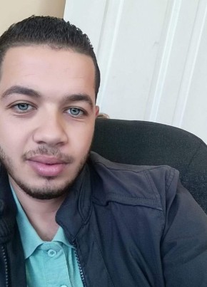 Laid, 34, People’s Democratic Republic of Algeria, Béjaïa