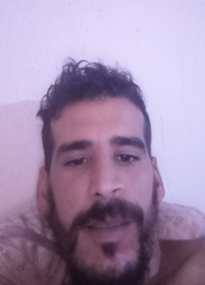 Abdou Abdou из Oued el Alleug 28 лет