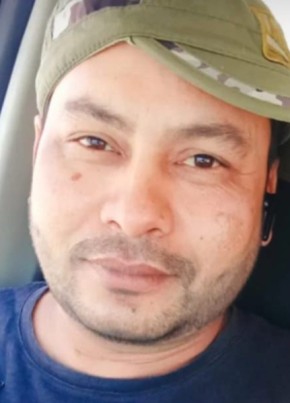 Ravi Singh из بقيق‎ 28 лет