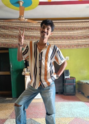 Mr Amir, 21, India, Srīnagar (Uttarakhand)