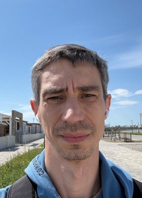 Юрий из Москвы 44 года