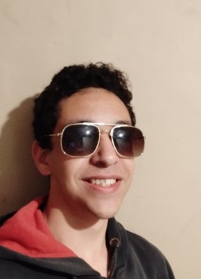 Sam из Curitiba 20 лет