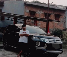 Arief, 32, Depok (West Java)