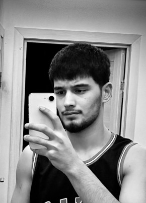 Али из Нягани 22 года