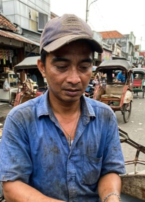 Bambang из Bandar Seri Begawan 35 лет
