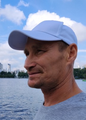 Петр из Каменск-Уральския 53 года