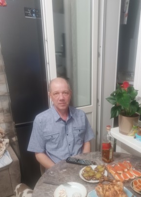 Валерий из Саратова 52 года