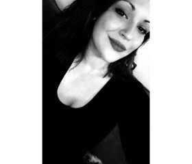 paulinetrnd, 28, Saintes