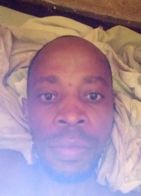 Nathan niyongabo, 37, Republika y’u Rwanda, Kigali