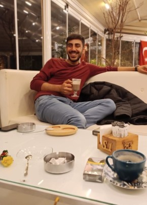 Serhat, 24, Türkiye Cumhuriyeti, İstanbul