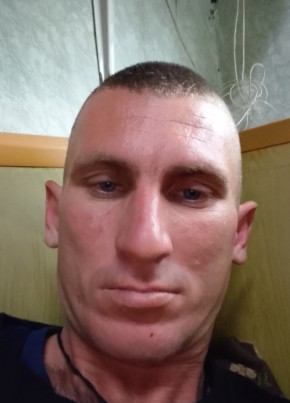 Андрей из Арсеньева 32 года
