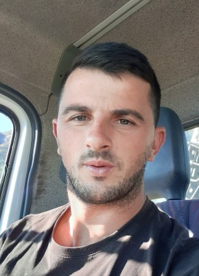 Agjeloskokkalis , 21, Albania, Tirana