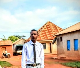 Braiton, 20, Songea