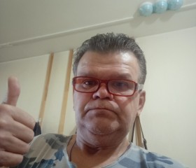Oleg, 65, Yekaterinburg