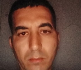Adem, 35, Makouda