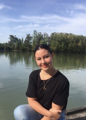 Sarah, 22, République Française, Agen