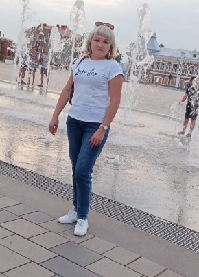 Марина, 35, Россия, Нижнесортымский