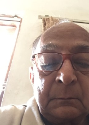 Surendra Shah, 78, India, Gandhinagar