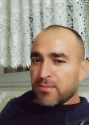 Göksel Uzun, 38, Bosna i Hercegovina, Sarajevo