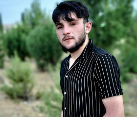 حمودي, 18, London