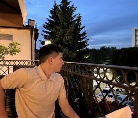 Yanik, 22, Moscow