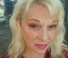 Yuliya, 60, Saint Petersburg