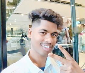 Bharathi, 22, Hayil