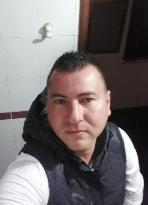 César, 39, República del Ecuador, Latacunga