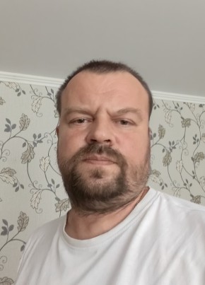 Антон из Саратова 44 года