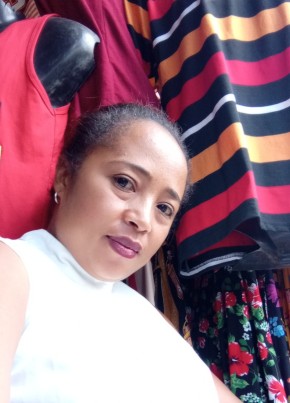 Eliane, 43, République de Madagascar, Fandriana